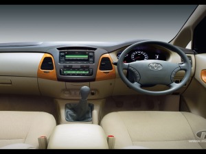 Toyota Innova 2012 interior